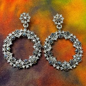 Black & white rhinestones floral loop earrings